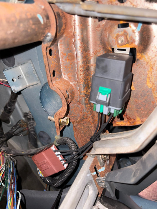 Honda main relay 40a conversion kit installed in factory cabin location