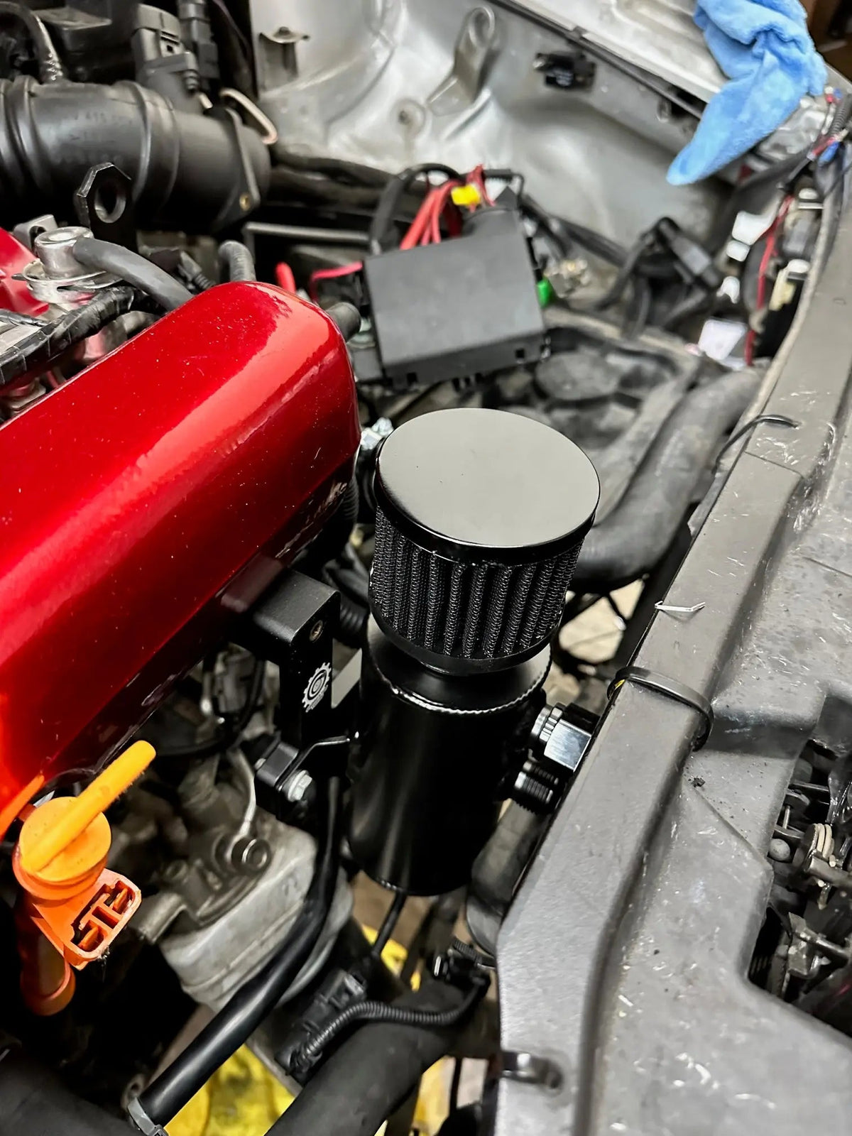 Oil Catch Can Kit + CNC Billet Mounting Bracket 1.8T VW MK4 Audi TT V1.2 - OEM Valve Cover Fitment Carrot Top Tuning